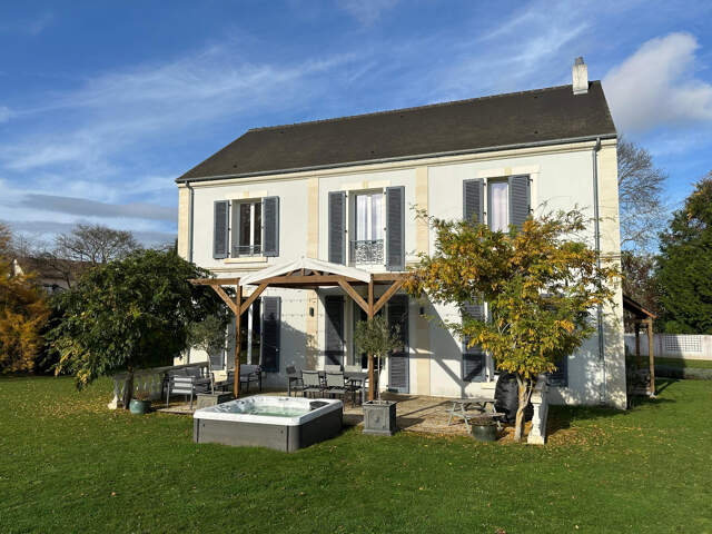 MAISON DE MAITRE AVEC VUE DÉGAGÉE — photo du bien
