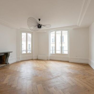 Appartement 3 pièces 263330 €