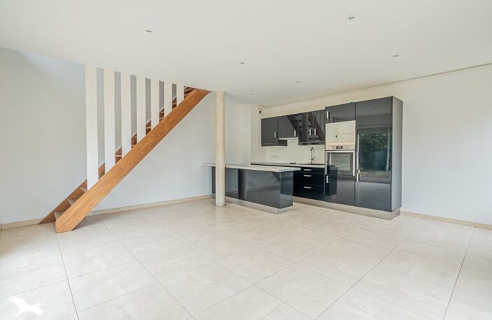 Maison en pierre de 4 pièces principales — photo 2