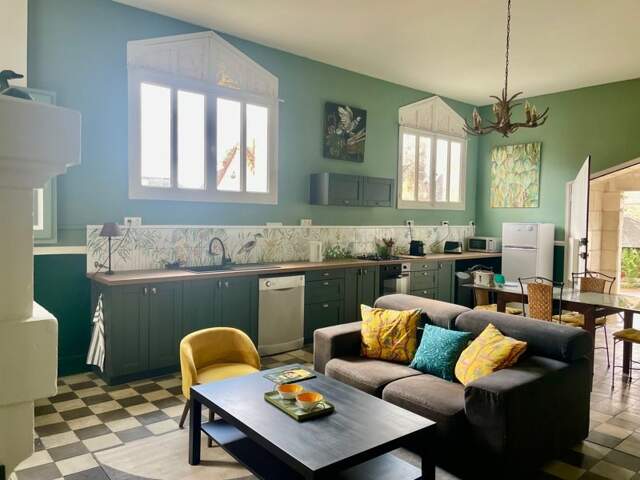 Maison en pierre de 5 pièces principales — photo du bien