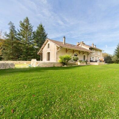 Maison 9 pièces 730800 €