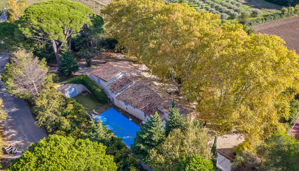 Propri&eacute;t&eacute; 10 pièces  à vendre Velaux 13880