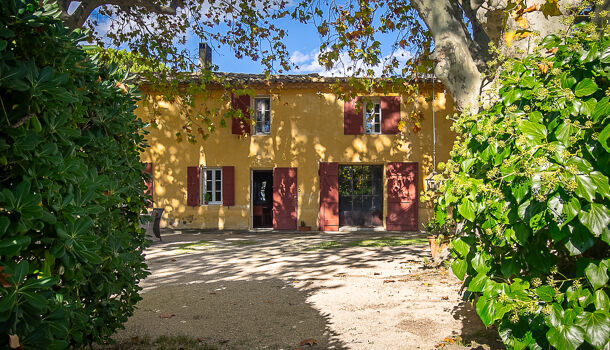 Propri&eacute;t&eacute; 10 pièces  à vendre Velaux 13880