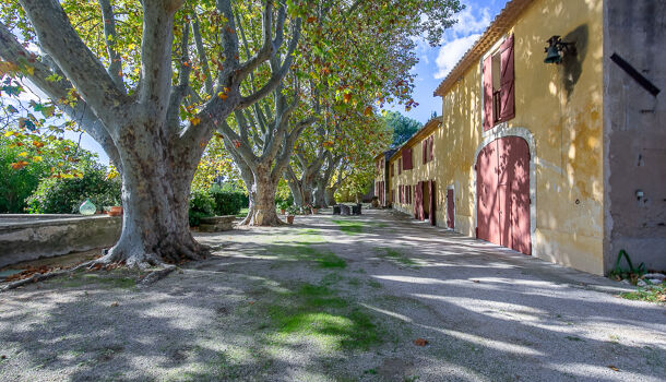 Propri&eacute;t&eacute; 10 pièces  à vendre Velaux 13880