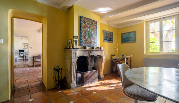 Propri&eacute;t&eacute; 10 pièces  à vendre Velaux 13880