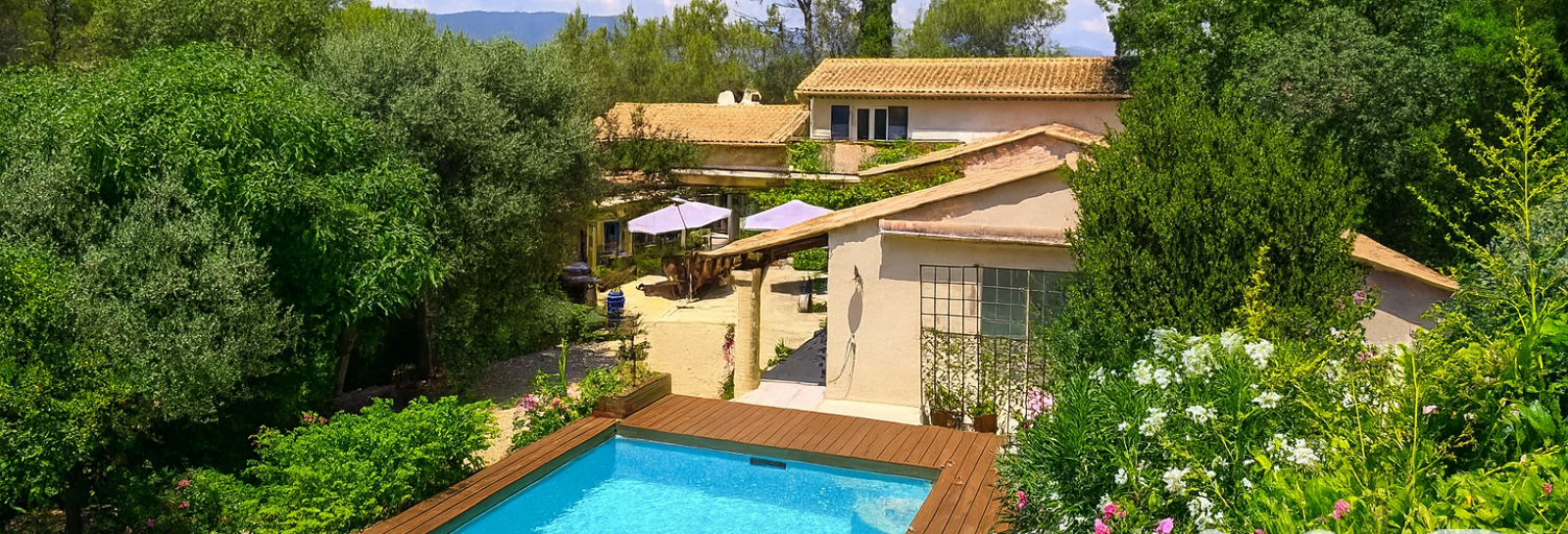 Maison 10 Pièces 282 m² à vendre à Saint-Paul-en-Forêt (83440)