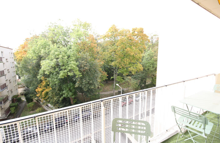 REIMS Appartement lumineux 91.90 m2 habitables avec balcon plein sud, GARAGE et CAVE — photo 2