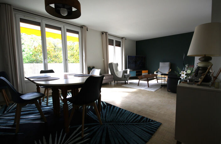 REIMS Appartement lumineux 91.90 m2 habitables avec balcon plein sud, GARAGE et CAVE — photo 4