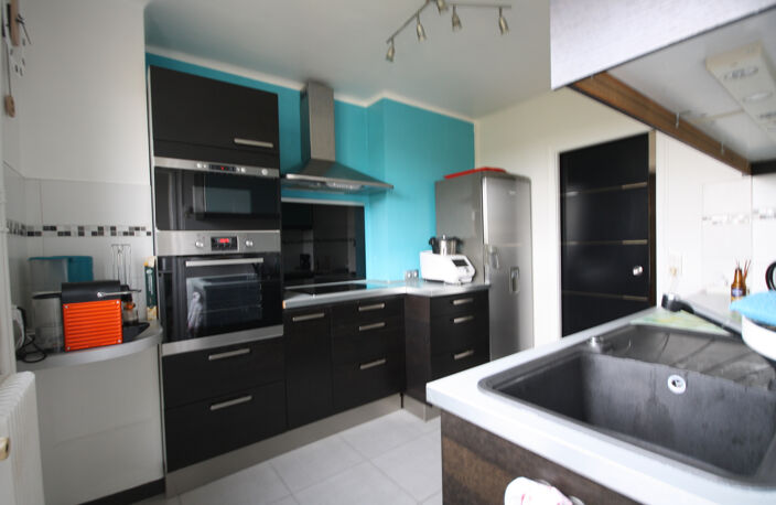 REIMS Appartement lumineux 91.90 m2 habitables avec balcon plein sud, GARAGE et CAVE — photo 5