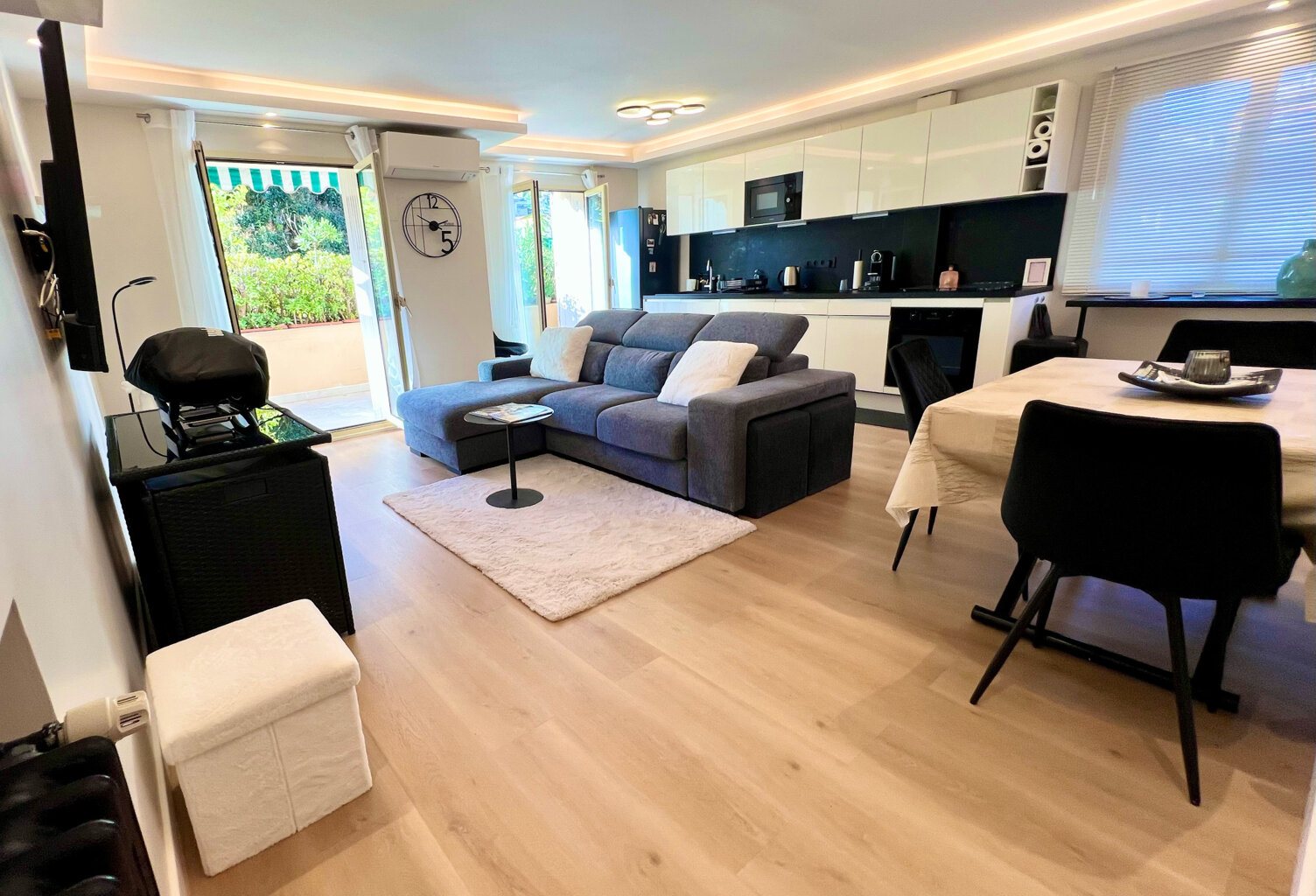 CANNES BASSE CALIFORNIE T3/T4 DE 73M2 REFAIT TERRASSE SUD OU — photo 1