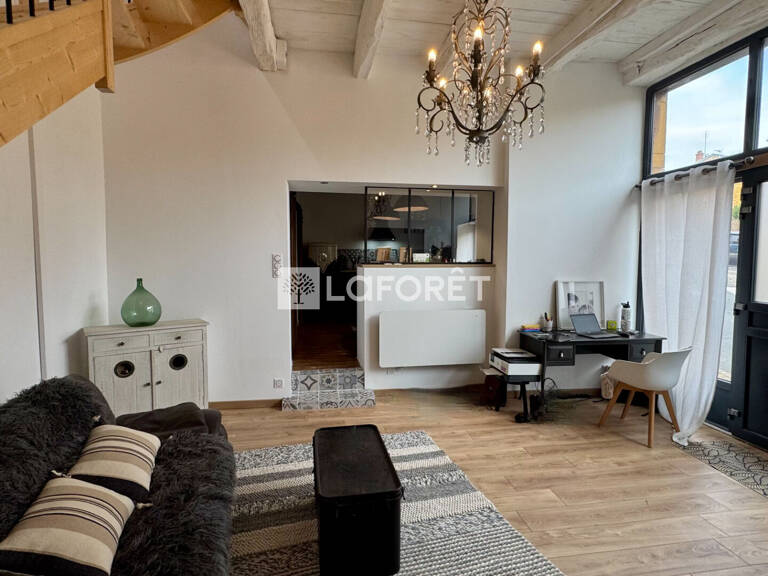 Maison Le Bois D Oingt 3 pièce(s) 93 m2 + toit terrasse — photo 1