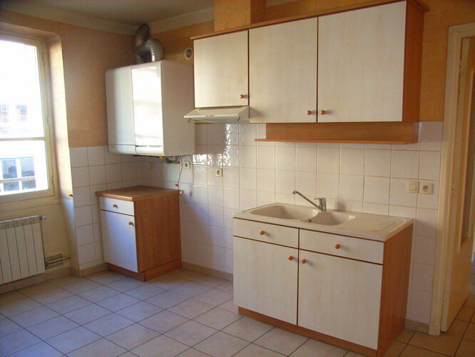 Appartement  T4 à louer Rodez 12000