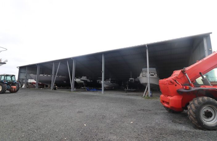 HANGAR 1000M² SUR TERRAIN DE 2500M² à vendre PORT DES BARQUES (17) — photo 4