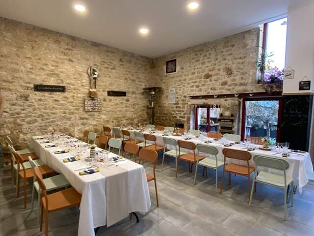 Magnac sur Touvre. Fonds de commerce bar - restaurant — photo du bien