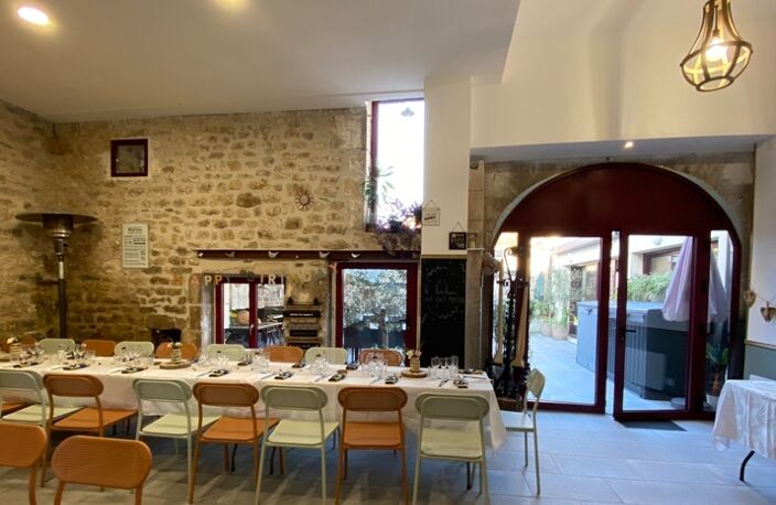 Magnac sur Touvre. Fonds de commerce bar - restaurant — photo 2