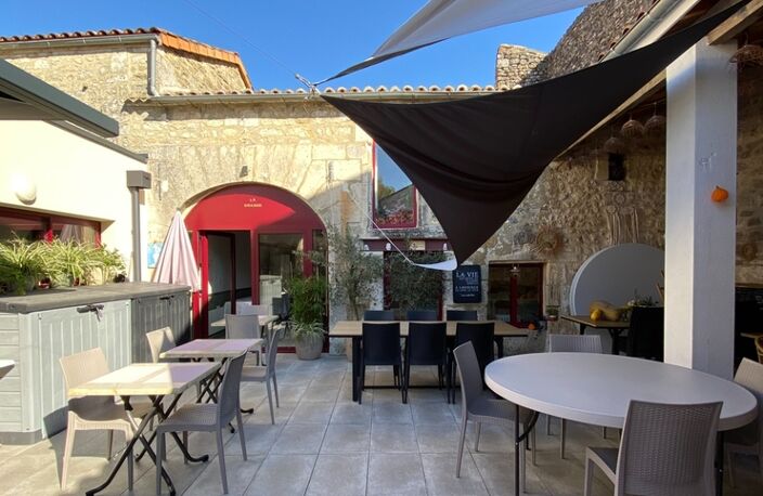 Magnac sur Touvre. Fonds de commerce bar - restaurant — photo 4
