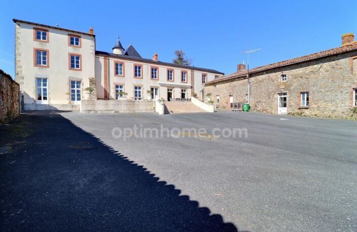 Domaine de charme du XVIᵉ siècle aux portes de Cholet (49) — Logis de 500 m² & 550 m² de dépendances sur 1 ha clos — photo 2