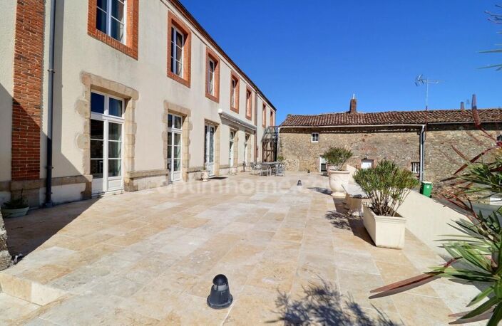 Domaine de charme du XVIᵉ siècle aux portes de Cholet (49) — Logis de 500 m² & 550 m² de dépendances sur 1 ha clos — photo 4