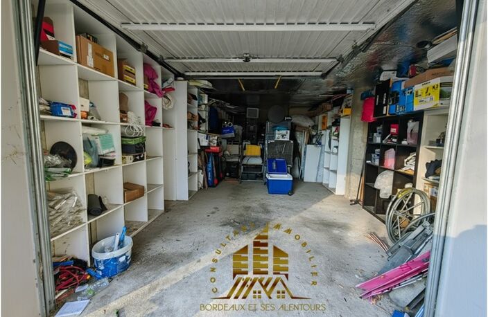 À vendre : garage spacieux et sécurisé à Cenon – Idéal stockage ou investissement — photo 2