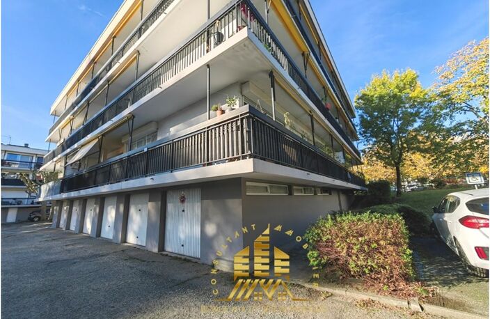 À vendre : garage spacieux et sécurisé à Cenon – Idéal stockage ou investissement — photo 4