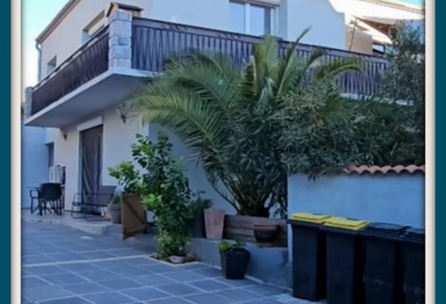 Maison rénovée en 2018 – 3 habitations distinctes – Grande cour et garages – PUISSERGIUER — photo 1