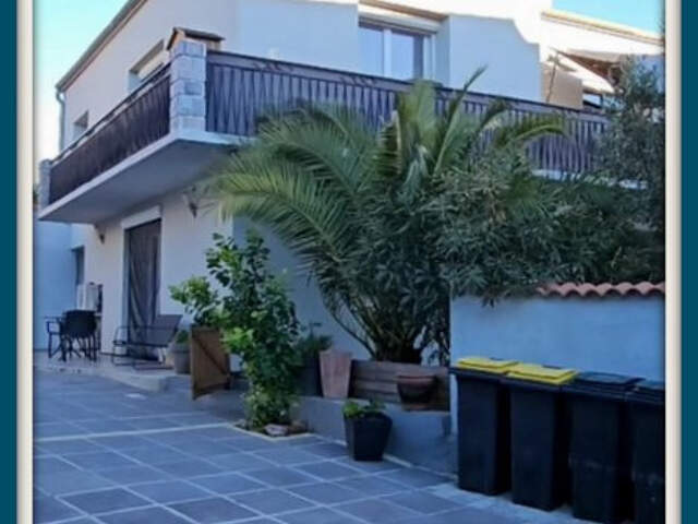 Maison rénovée en 2018 – 3 habitations distinctes – Grande cour et garages – PUISSERGIUER — photo du bien