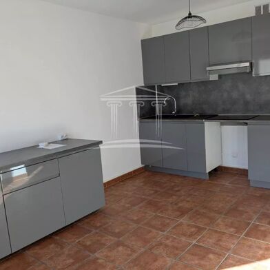 Appartement 3 pièces 700 €