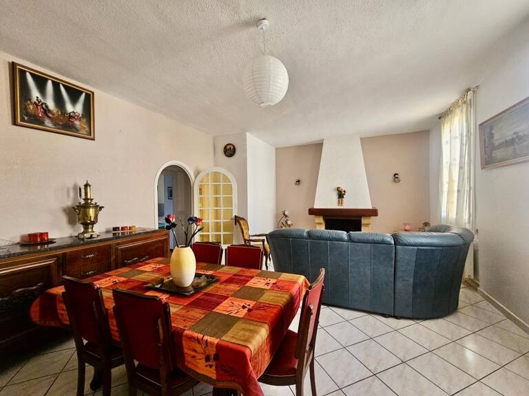   Coup de cœur en plein centre-ville de Balaruc-les-Bains ! Maison T5 de 106m2 — photo 1