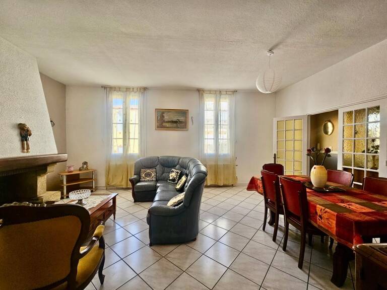   Coup de cœur en plein centre-ville de Balaruc-les-Bains ! Maison T5 de 106m2 — photo 1