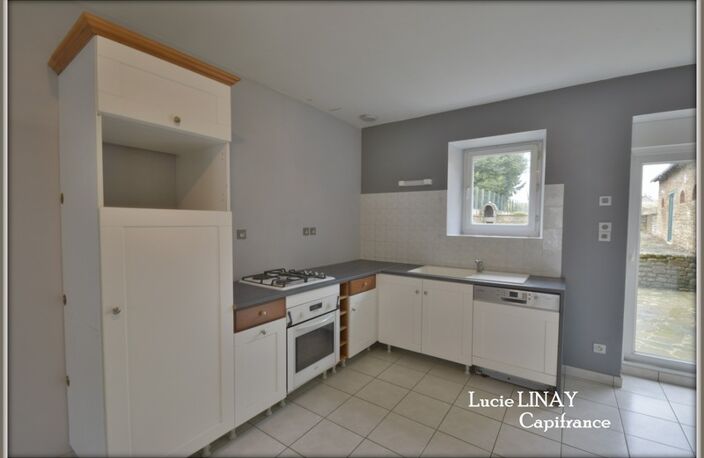Maison de bourg sur grand terrain, avec dépendance — photo 3