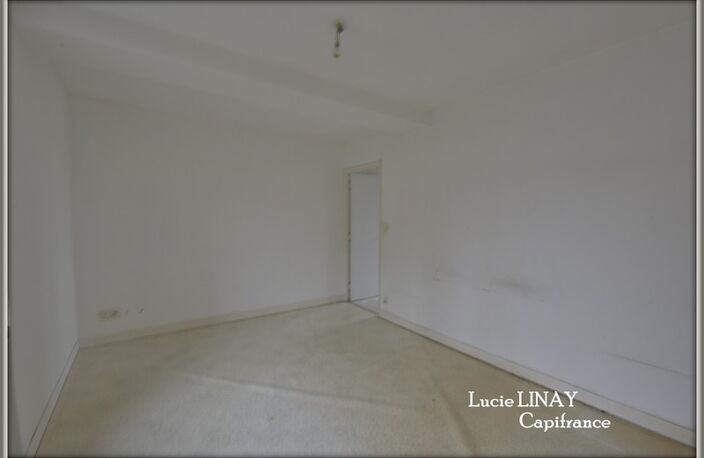 Maison de bourg sur grand terrain, avec dépendance — photo 5