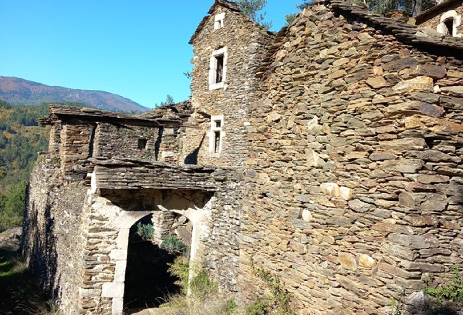 Mas en ruine  AUJAC (30) — photo 1
