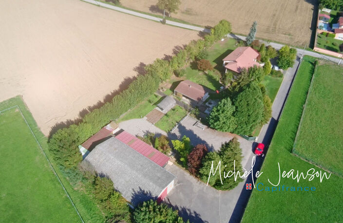 À VENDRE – Bâtiment avec fort potentiel d’aménagement (38) — photo 2