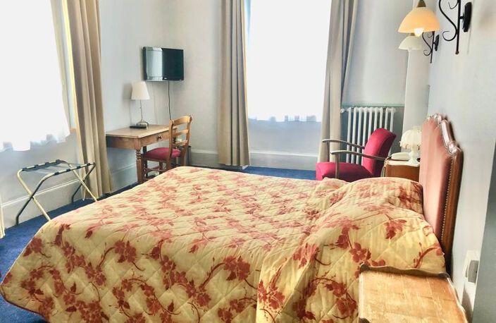 À Vendre – Hôtel** Restaurant – Bourbon-l’Archambault (03160) — photo 5