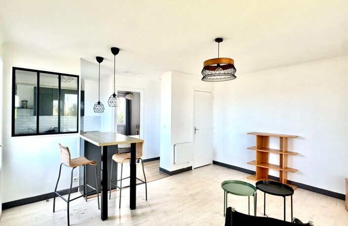 LE POULIGUEN-APPARTEMENT T2 DE 37M2-UNE PLACE DE PARKING-PROCHE COMMERCE A PIED- AU CALME — photo 4