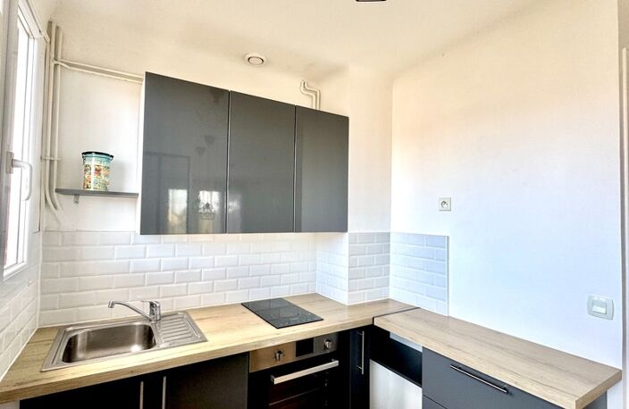 LE POULIGUEN-APPARTEMENT T2 DE 37M2-UNE PLACE DE PARKING-PROCHE COMMERCE A PIED- AU CALME — photo 5