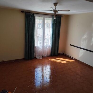 Appartement 4 pièces 700 €