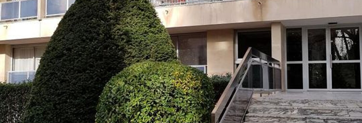 Appartement 5 Pièces 110 m² à louer à Marseille 8 (13008)