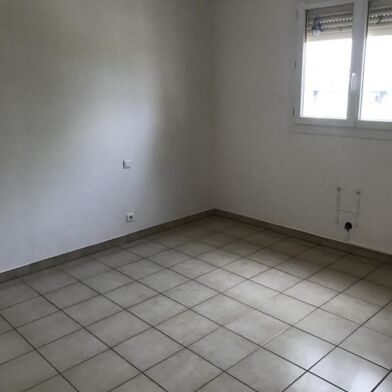 Appartement 3 pièces 750 €