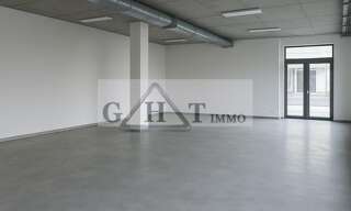 Commerce  220 m² à louer à Vaux-le-Pénil (77000)