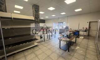 Commerce  220 m² à louer à Vaux-le-Pénil (77000)