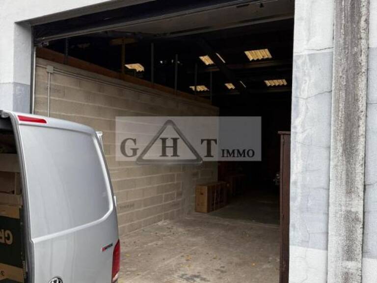 ENTREPOT 140 M² A LOUER OZOIR LA FERRIERE — photo 1