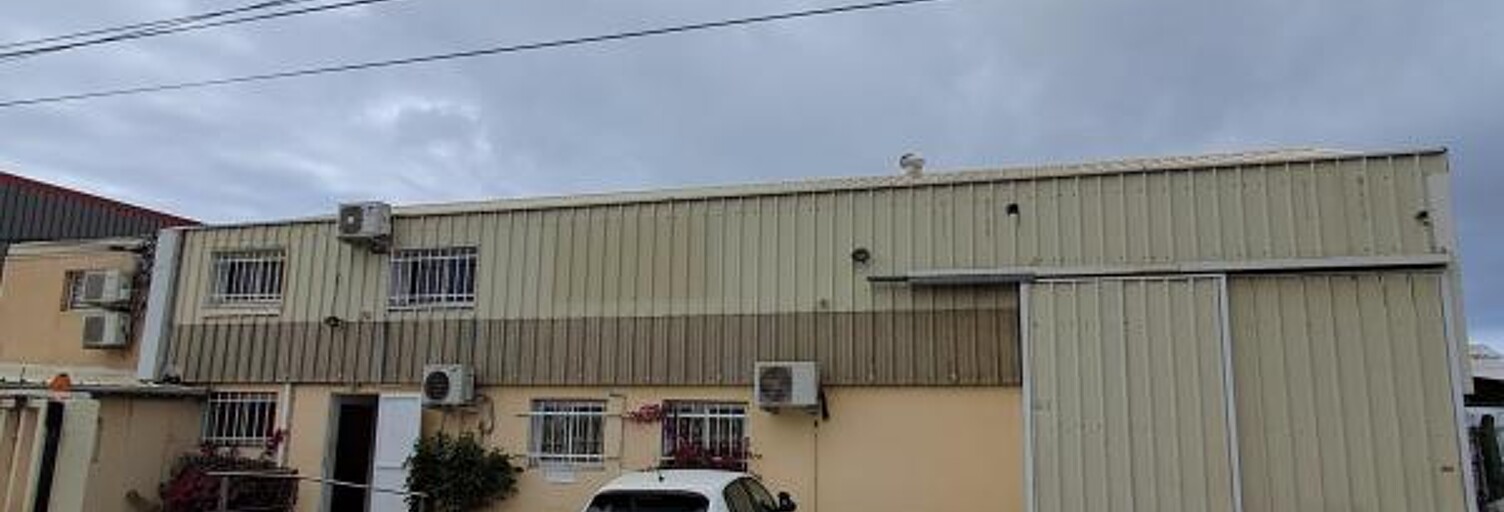 Local industriel  295 m² à louer à Saint-Paul (97460)
