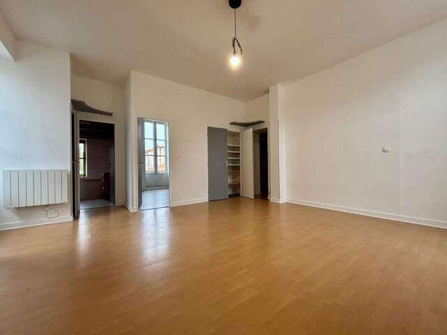 Appartement À Vendre — photo du bien