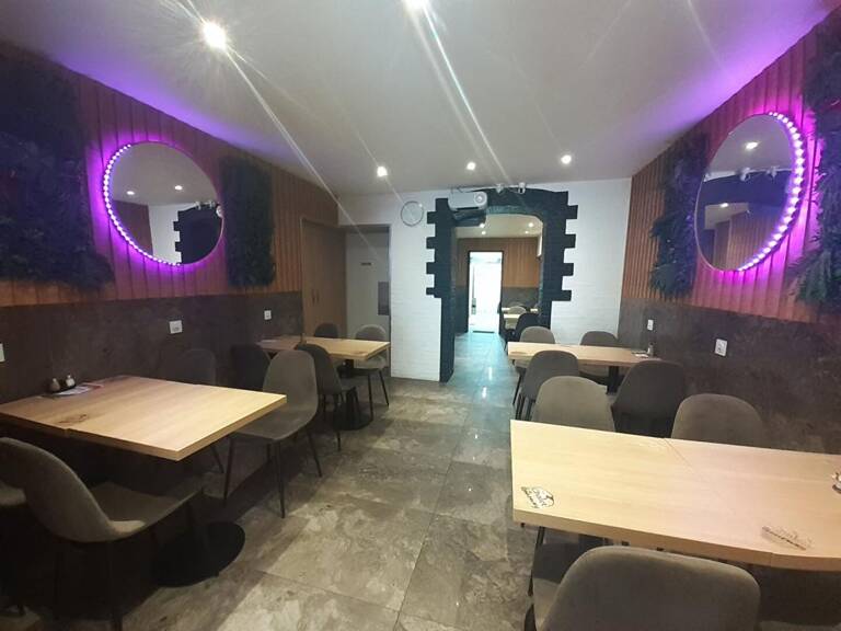 MUR LOCAL COMMERCIAL LOUE AVEC LICENCE IV — photo 1