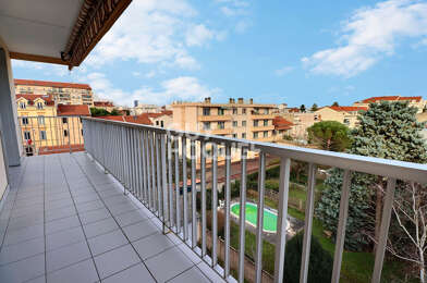 Appartement 4 pièces 220000 €