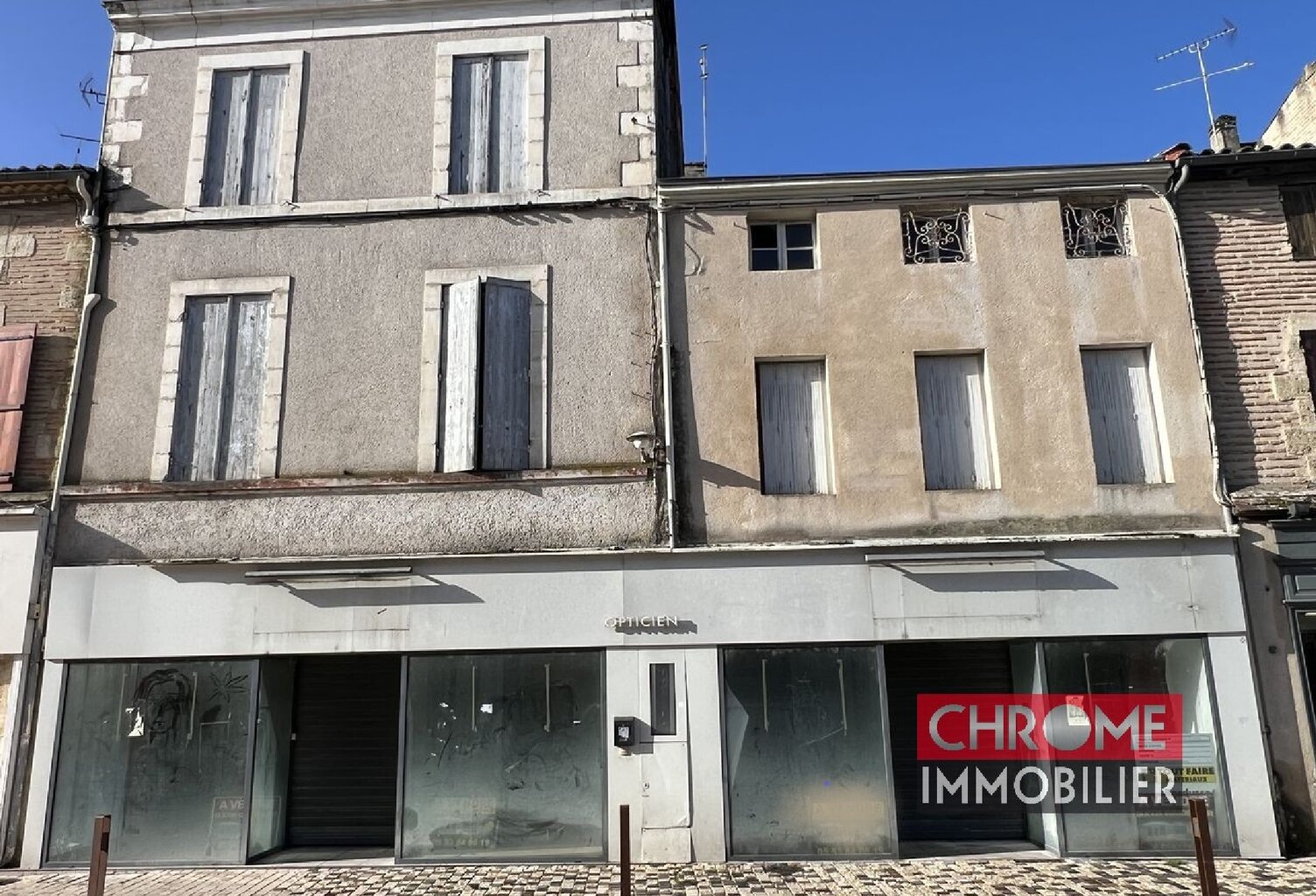 Immeuble à vendre dans l'hypercentre : magasin 175 m² + appartement 250 m² — photo 1