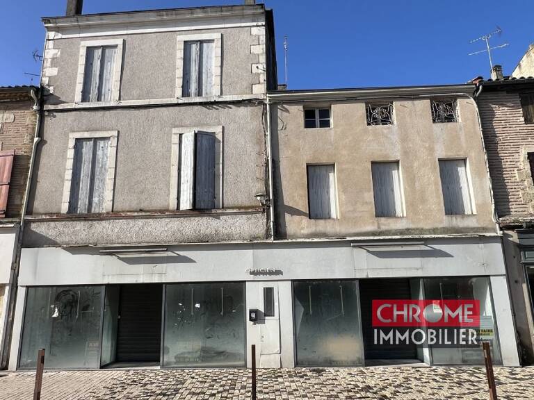 Immeuble à vendre dans l'hypercentre : magasin 175 m² + appartement 250 m² — photo 1