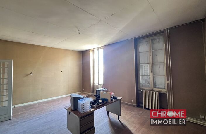 Immeuble à vendre dans l'hypercentre : magasin 175 m² + appartement 250 m² — photo 2