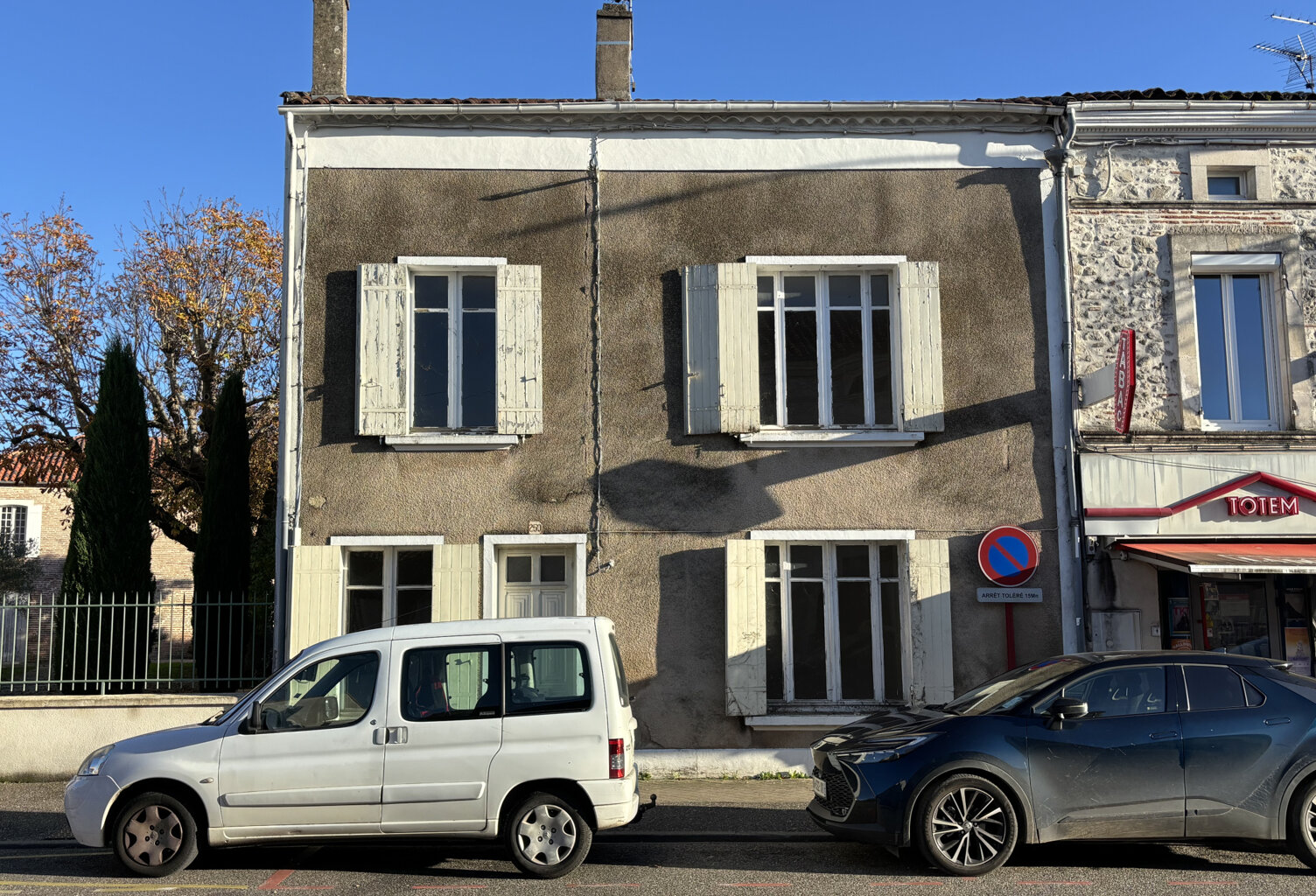 'SYLVIANE' - Maison de ville à rénover — photo 1